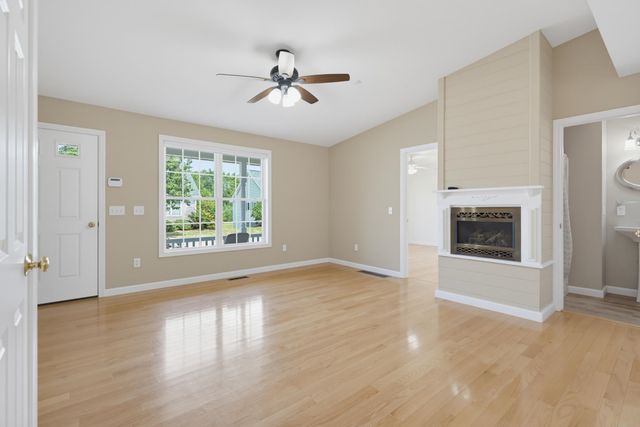 42 Iris Lane, Loudon, NH 03307