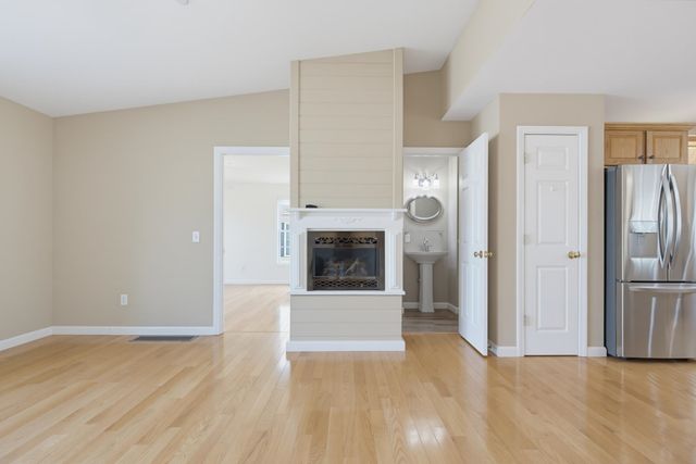42 Iris Lane, Loudon, NH 03307