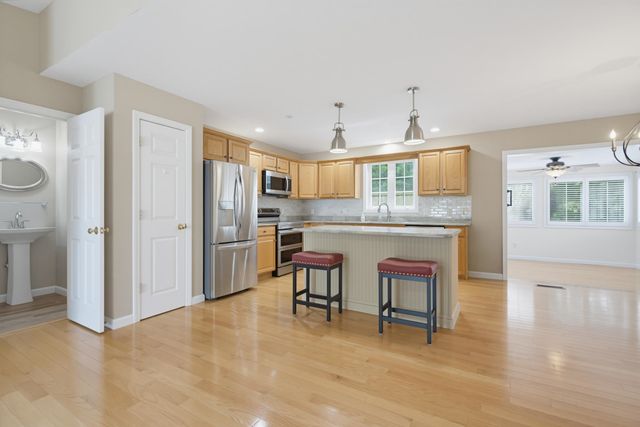 42 Iris Lane, Loudon, NH 03307