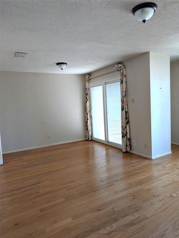 8402 Seawall Boulevard 4, Galveston, TX 77554