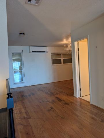 8402 Seawall Boulevard 4, Galveston, TX 77554