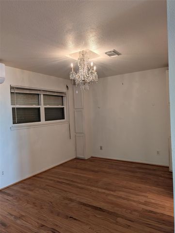 8402 Seawall Boulevard 4, Galveston, TX 77554