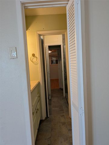 8402 Seawall Boulevard 4, Galveston, TX 77554
