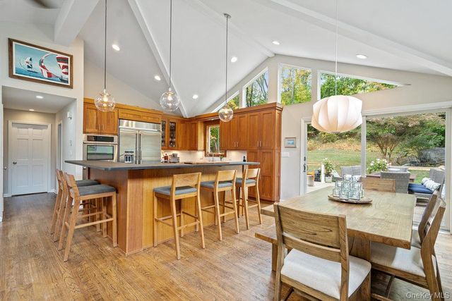 33 Dogwood Lane, Locust Valley, NY 11560