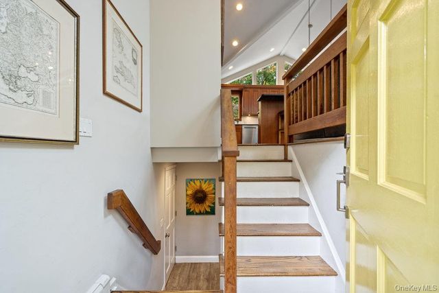 33 Dogwood Lane, Locust Valley, NY 11560