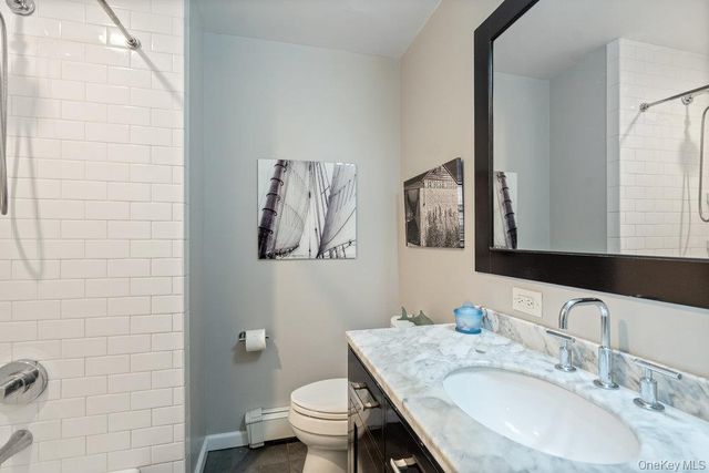 33 Dogwood Lane, Locust Valley, NY 11560