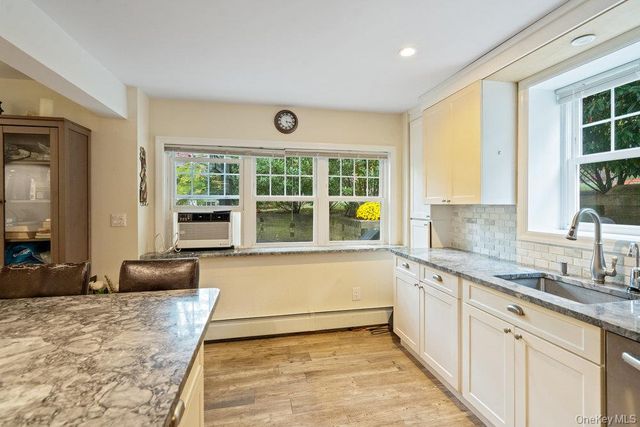 33 Dogwood Lane, Locust Valley, NY 11560