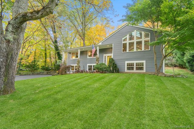 33 Dogwood Lane, Locust Valley, NY 11560