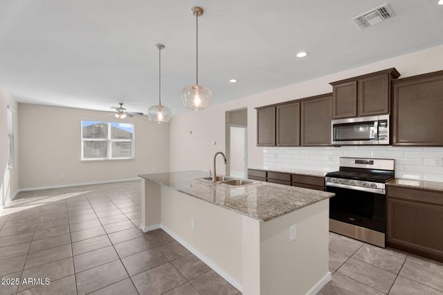 345 W SATINKA Drive, San Tan Valley, AZ 85140