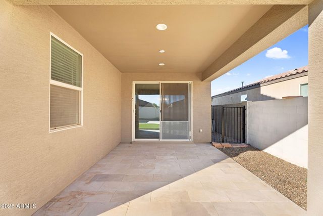 345 W SATINKA Drive, San Tan Valley, AZ 85140