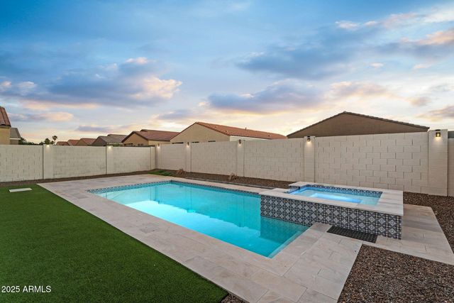 345 W SATINKA Drive, San Tan Valley, AZ 85140