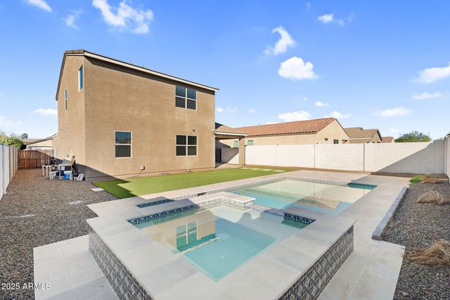 345 W SATINKA Drive, San Tan Valley, AZ 85140