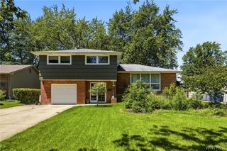 10 Cottonwood Drive, Amherst, NY 14221