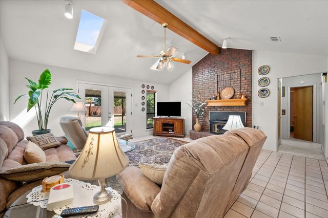 5203 Thunderbird Trail, De Cordova, TX 76049