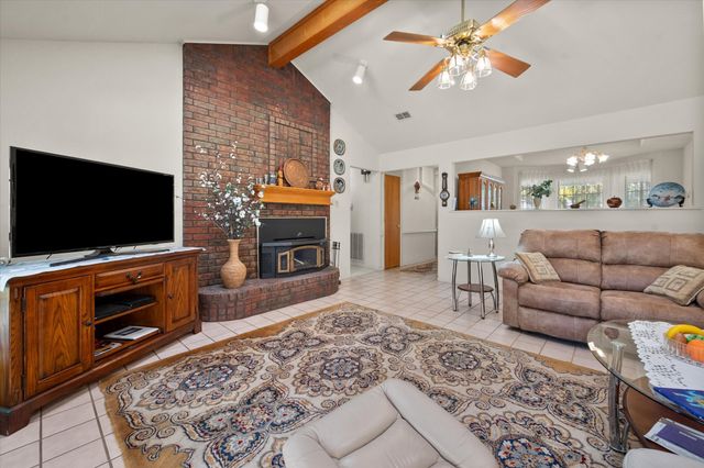 5203 Thunderbird Trail, De Cordova, TX 76049