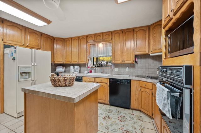 5203 Thunderbird Trail, De Cordova, TX 76049