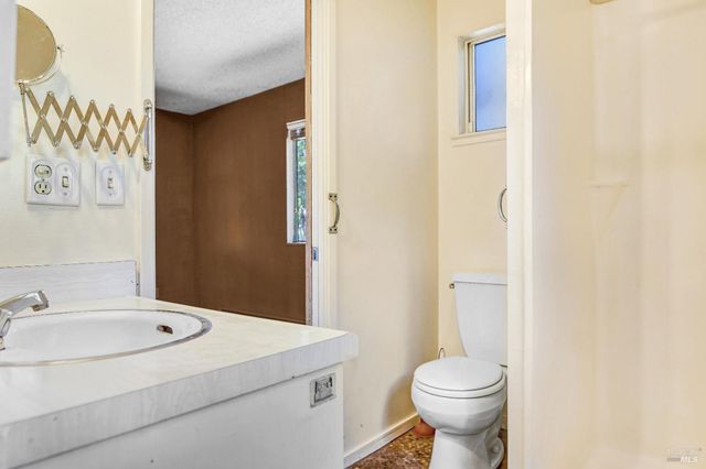 2400 Nelligan Rd, Glen Ellen, CA 95442