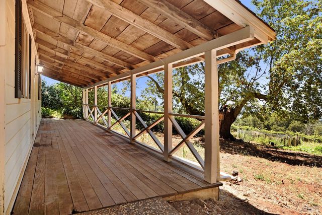 2400 Nelligan Rd, Glen Ellen, CA 95442