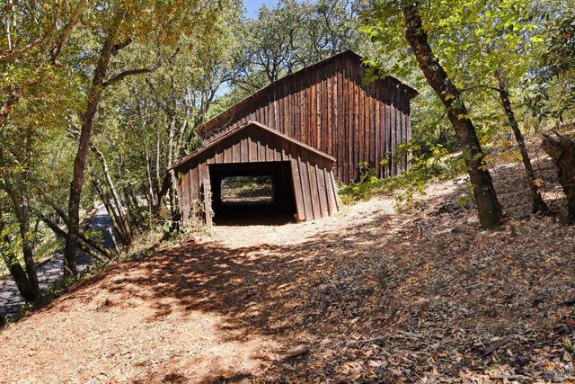 2400 Nelligan Rd, Glen Ellen, CA 95442