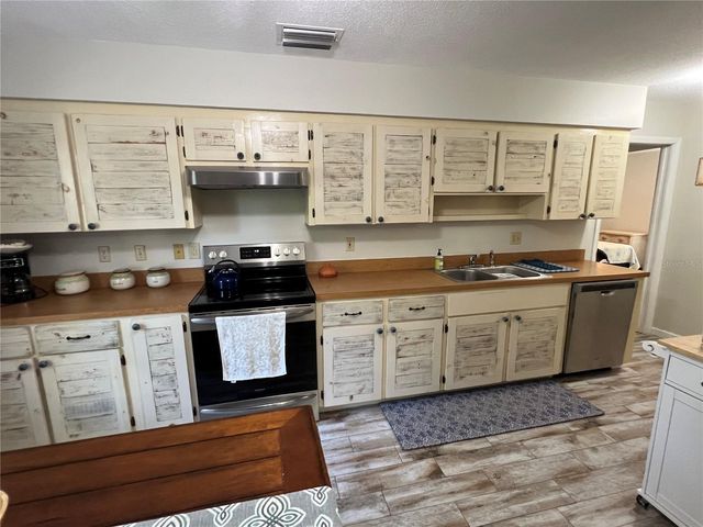 36338 W SPRING LAKE BOULEVARD, Fruitland Park, FL 34731