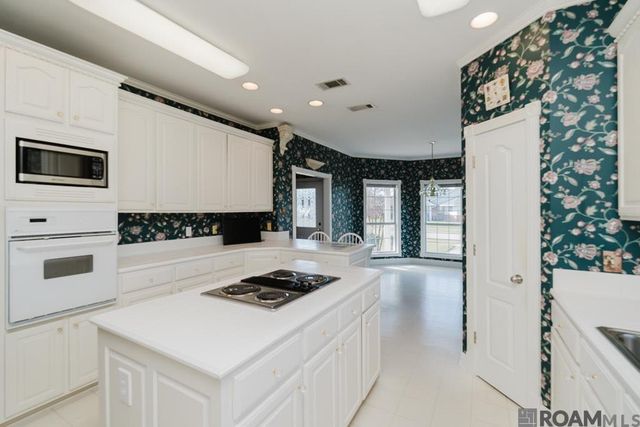 1800 Bay Tree St, Lutcher, LA 70071