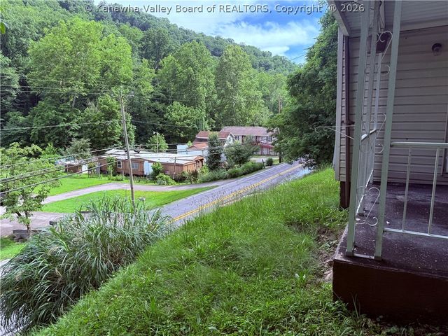 915 Campbells Creek Drive, Charleston, WV 25306