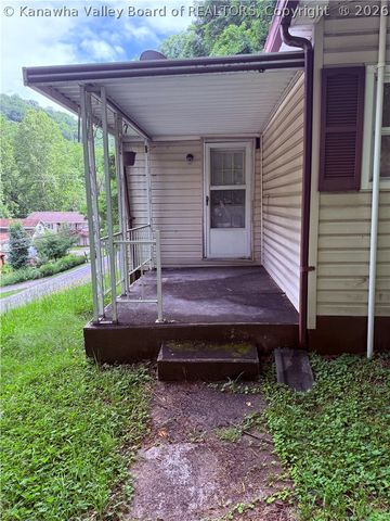 915 Campbells Creek Drive, Charleston, WV 25306