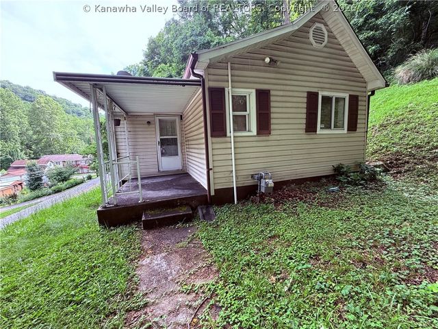 915 Campbells Creek Drive, Charleston, WV 25306
