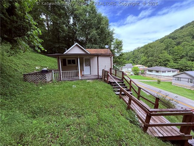 915 Campbells Creek Drive, Charleston, WV 25306