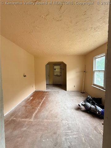 915 Campbells Creek Drive, Charleston, WV 25306