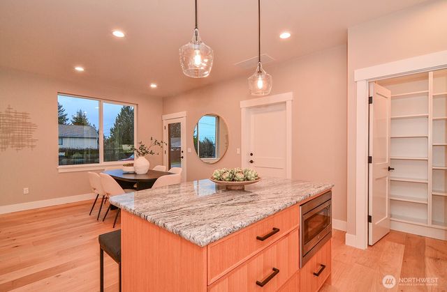 10202 44th Avenue SW, Seattle, WA 98146