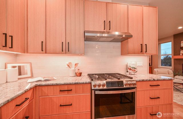 10202 44th Avenue SW, Seattle, WA 98146