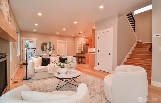 10202 44th Avenue SW, Seattle, WA 98146