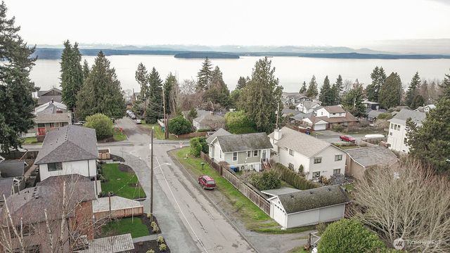 10202 44th Avenue SW, Seattle, WA 98146