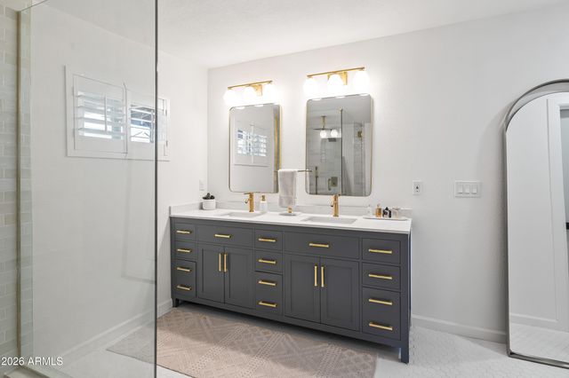 4013 E INDIANOLA Avenue, Phoenix, AZ 85018