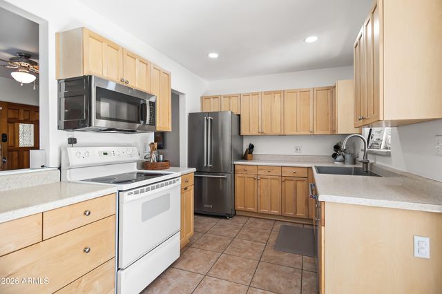 4013 E INDIANOLA Avenue, Phoenix, AZ 85018