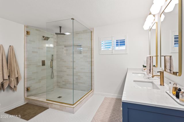 4013 E INDIANOLA Avenue, Phoenix, AZ 85018