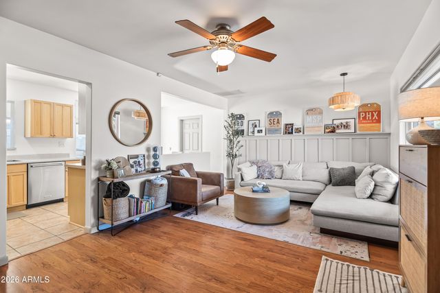 4013 E INDIANOLA Avenue, Phoenix, AZ 85018