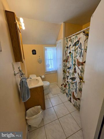 2538 WOODLAND RD, Abington, PA 19001