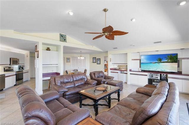 212 Windbrook CT, Marco Island, FL 34145