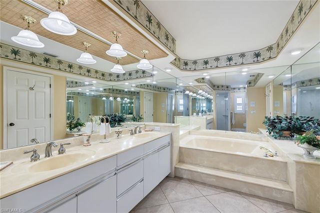 212 Windbrook CT, Marco Island, FL 34145