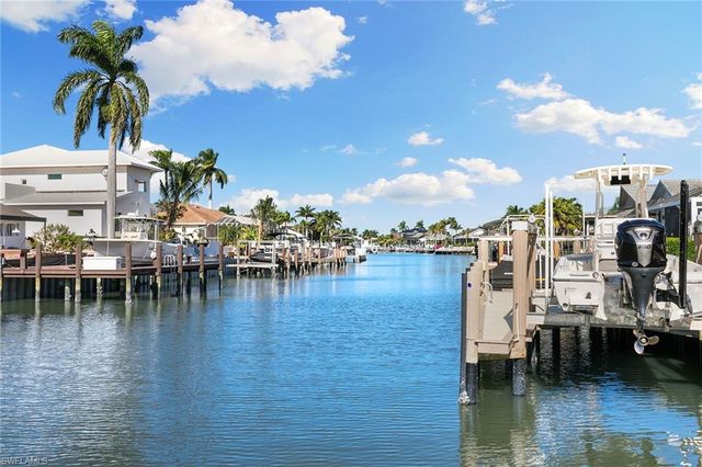 212 Windbrook CT, Marco Island, FL 34145