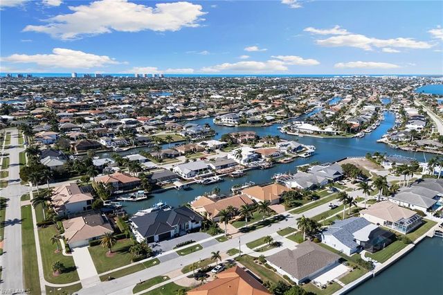 212 Windbrook CT, Marco Island, FL 34145