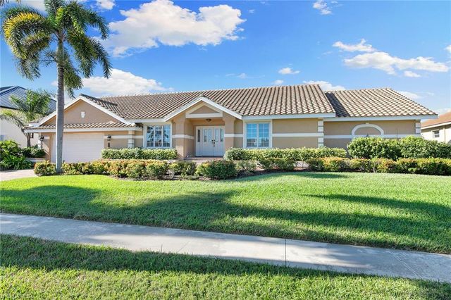 212 Windbrook CT, Marco Island, FL 34145