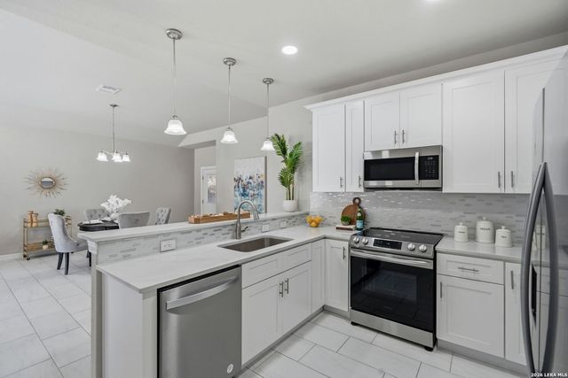 1224 BLUERIDGE DR, Canyon Lake, TX 78133