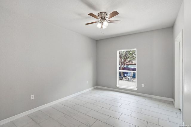 1224 BLUERIDGE DR, Canyon Lake, TX 78133