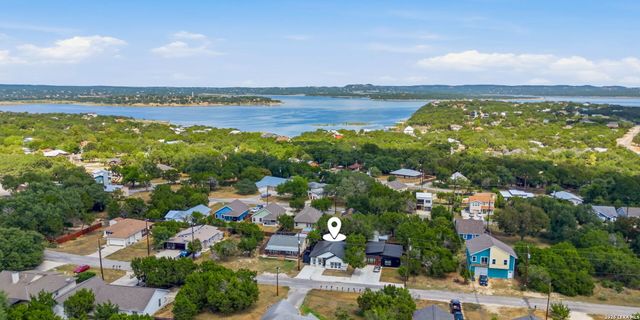 1224 BLUERIDGE DR, Canyon Lake, TX 78133