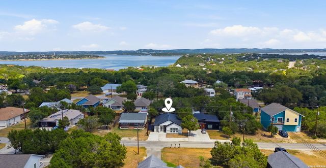 1224 BLUERIDGE DR, Canyon Lake, TX 78133