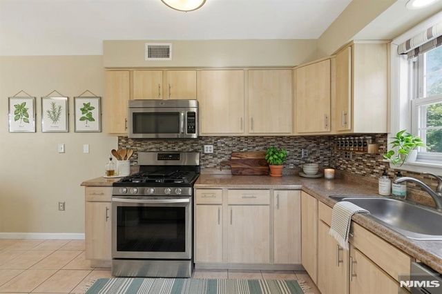 81 Hudson Avenue, Ridgefield Park, NJ 07660