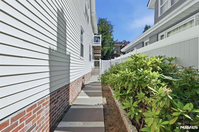 81 Hudson Avenue, Ridgefield Park, NJ 07660